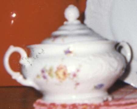 KPM259 Sugar Bowl & Lid