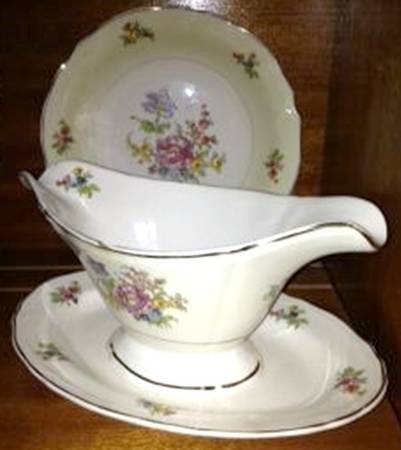 KNO1107 Gravy Boat & Underplate