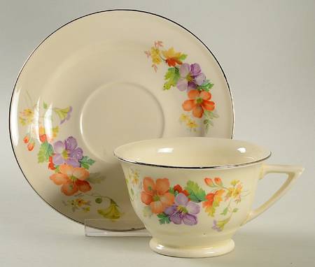 KNO1115 Footed Cup & Saucer Set