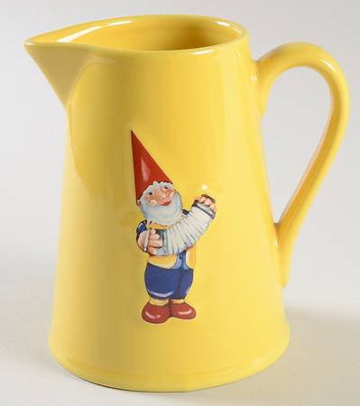 Gnomes 16 Oz Pitcher