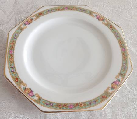 KPM288 Octagonal Salad Plate