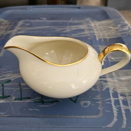 0201 Creamer
