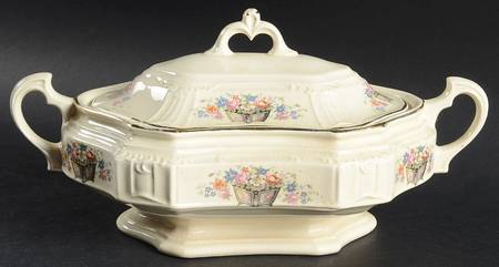 KNO1069 Oval Covered Vegetable