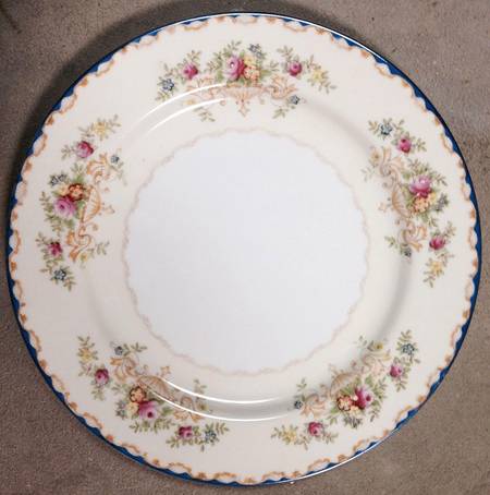 KON137 Dinner Plate