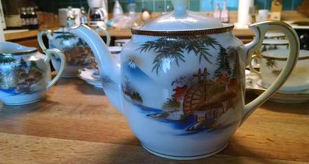 KUT393 Teapot & Lid