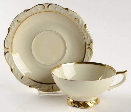 KHL124 Footed Cup & Saucer Set