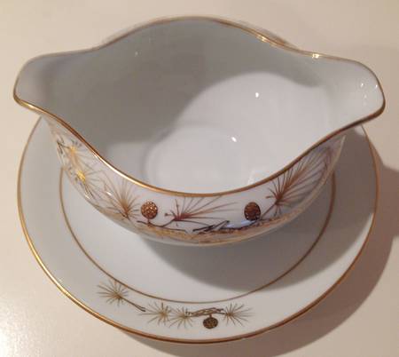 KSH27 Gravy Boat with Attached Underplate