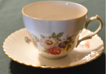 Residenz Footed Cup & Saucer Set