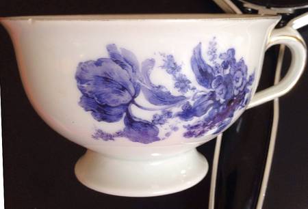 KPM312 Footed Cup