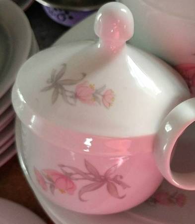 KHL133 Sugar Bowl & Lid