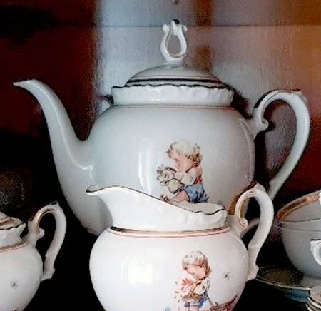 KHL138 Teapot & Lid