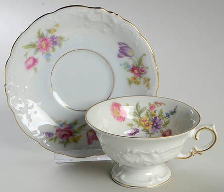 KPM317 Footed Cup & Saucer Set