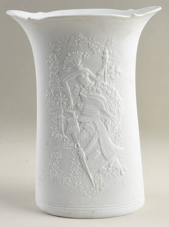 Cavalier 11" Vase