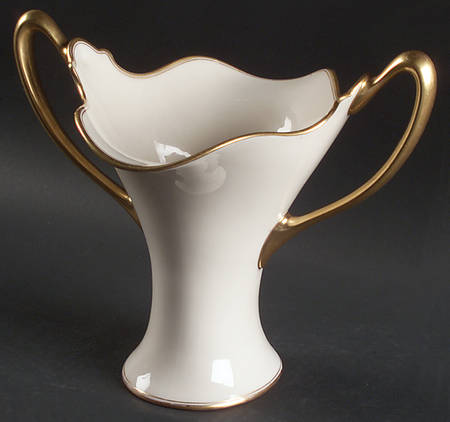 86 7" Handled Vase