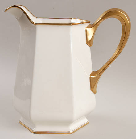 86 80 Oz Pitcher