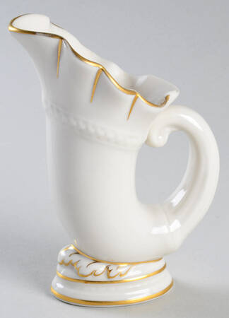 86 4" Horn of Plenty Vase