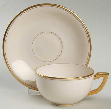 86 Flat Cup & Saucer Set