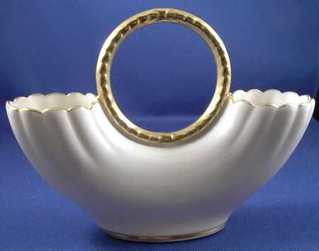 86 Flower Holder with Center Handle
