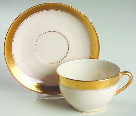 86 1-2 Flat Cup & Saucer Set