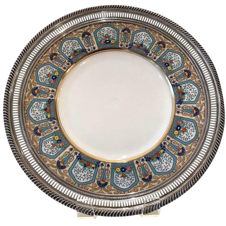 A305 (Smooth) Luncheon Plate with Sterling Rim