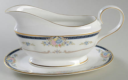 Abigail Gravy Boat & Underplate