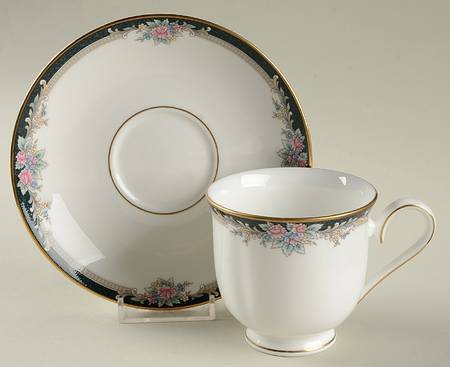 Alyssa Footed Cup & Saucer Set