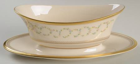 Amanda Gravy Boat with Attached Underplate