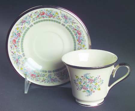 Ascot Footed Cup & Saucer Set