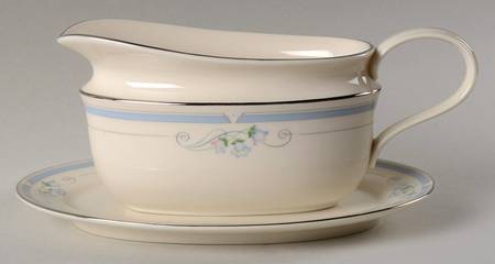 Ashton Park Gravy Boat & Underplate