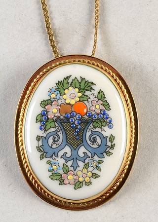 Autumn (Newer, Gold Backstamp) Grand Pendant/Pin