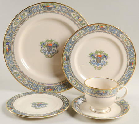 Autumn (Newer, Gold Backstamp) 40 Piece Set