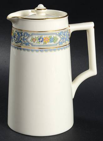 The Autumn (Black Or Green Stamp) 32 Oz Pitcher with Lid