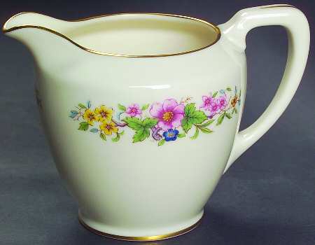 Avon Shape 1963  Creamer