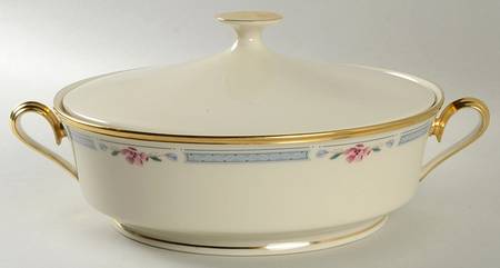 Barrington Round Covered Vegetable