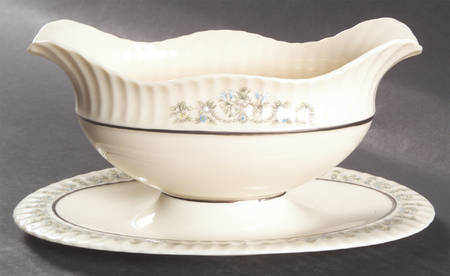 Beacon Hill (Newer) Gravy Boat with Attached Underplate