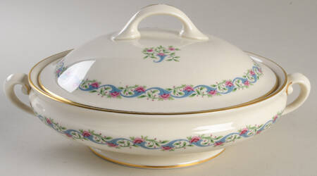 Bellefonte Round Covered Vegetable