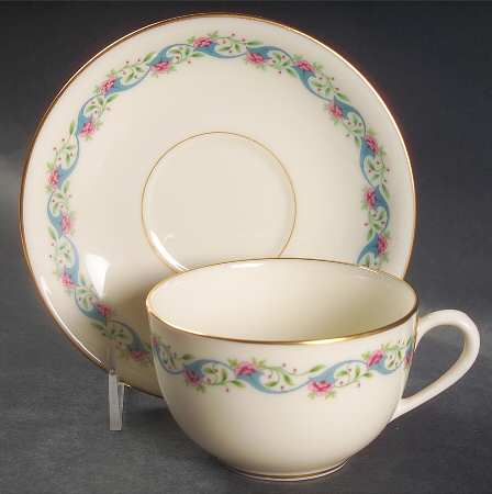 Bellefonte Oversized Cup & Saucer Set