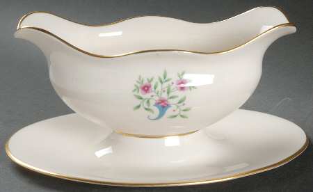 Bellefonte Gravy Boat with Attached Underplate