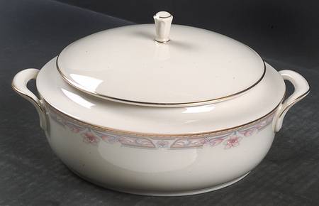 Bellaire (Newer) Small Round Covered Vegetable
