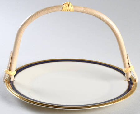 Blue Royale 5 3/8"-5 5/8" Bamboo Handled Serving Plate  HC