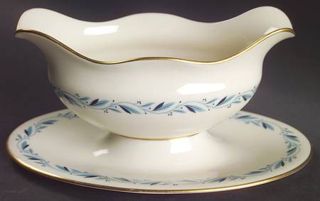 Blueridge Gravy Boat with Attached Underplate