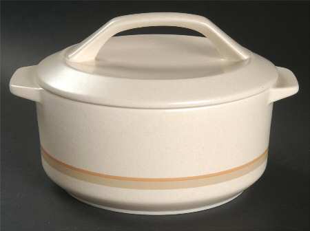 Brushwork Beige 1.25 Qt Round Covered Casserole