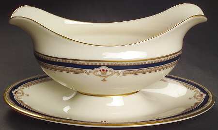 Buchanan Gravy Boat with Attached Underplate