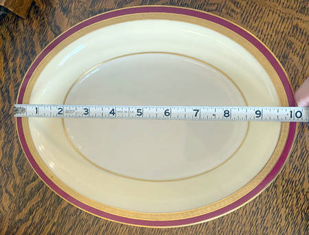 C337r (Maroon) 10" Oval Vegetable Bowl