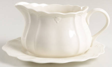 Casual Elegance Gravy Boat & Underplate