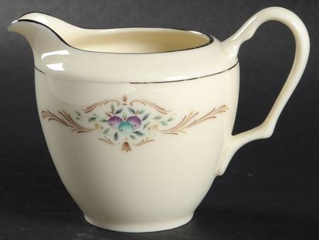 Capri Creamer