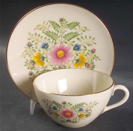 Cascade Oversized Cup & Saucer Set