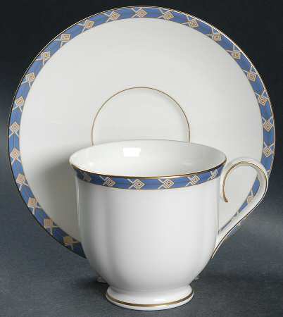 Casey Footed Cup & Saucer Set