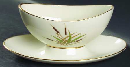 Cattail (Coupe Shape) Gravy Boat with Attached Underplate