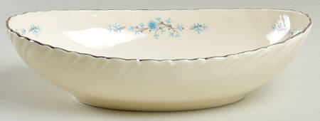 Chanson 9" Oval Vegetable Bowl